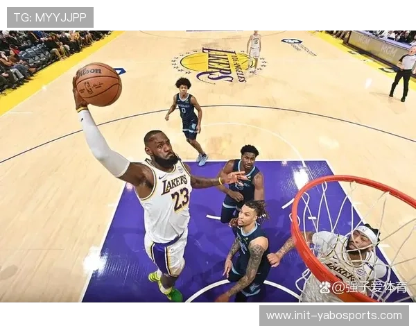 湖人击败太阳:詹姆斯复出砍两双,浓眉关键封锁内线 湖人击败太阳:詹姆斯复出砍两双,浓眉关键封锁内线