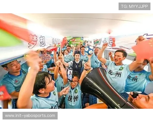 滇超红河队客场逆转，球迷专列助威声响彻芒市夜空